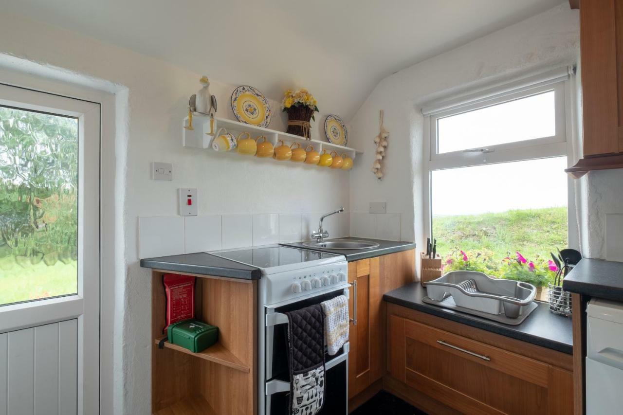 Yellow Cottage, Doolin Knockfin Cross Roads Ngoại thất bức ảnh