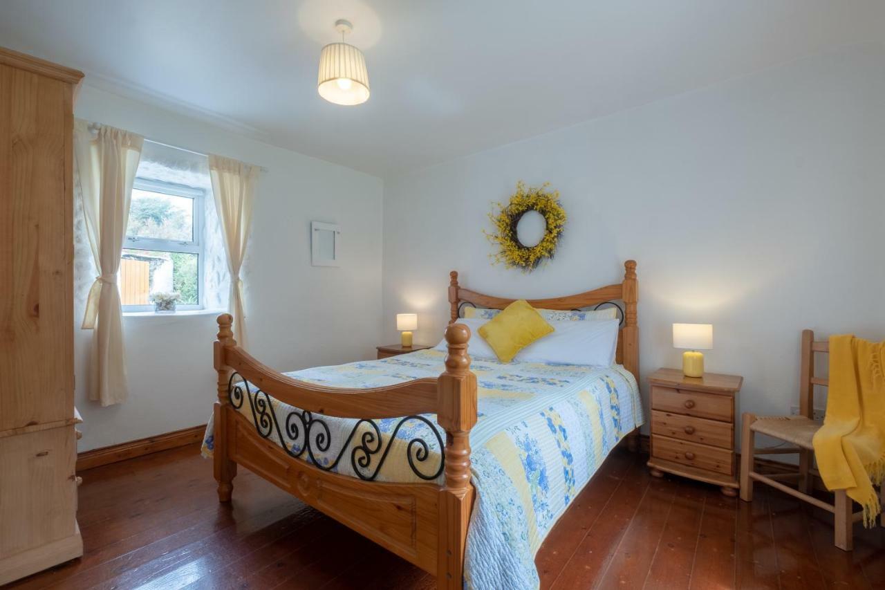 Yellow Cottage, Doolin Knockfin Cross Roads Ngoại thất bức ảnh