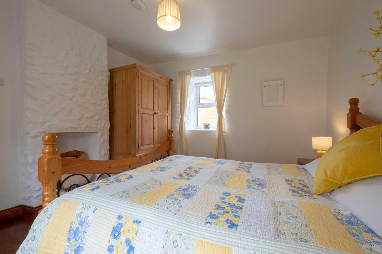 Yellow Cottage, Doolin Knockfin Cross Roads Ngoại thất bức ảnh
