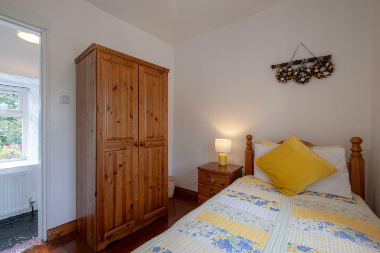 Yellow Cottage, Doolin Knockfin Cross Roads Ngoại thất bức ảnh